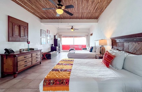 Isla Mujeres Hotel | Ocean View Double Room at Casa de los Suenos
