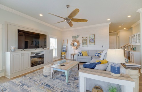 Crystal Beach House | Ocean View: 'Easy Breezy' Crystal Beach Getaway!