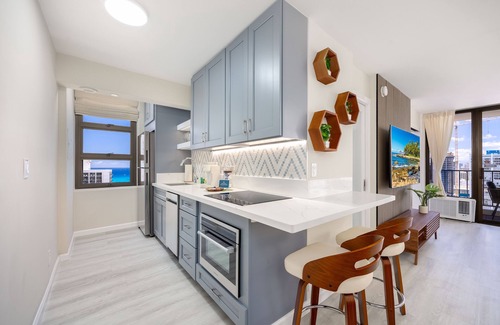 Waikiki Condo | Ocean View Escape, Walk to Waikiki Beach + Parking