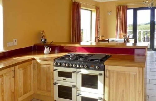 Ardnatrush Cottage | OCEAN VIEW, family friendly, with open fire in Adrigole, County Cork