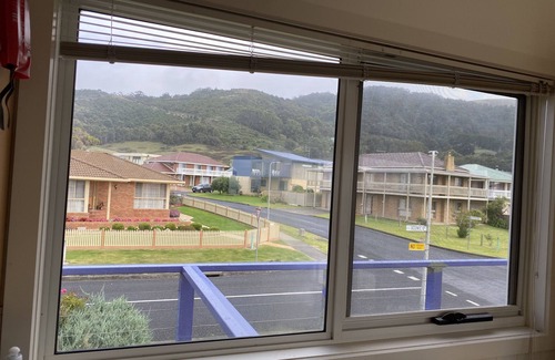 Apollo Bay House | Ocean View Family Retreat