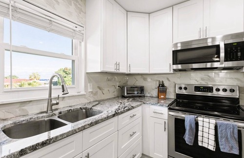 St. Petersburg House | Ocean view from the Balcony ! Close to downtown and beaches