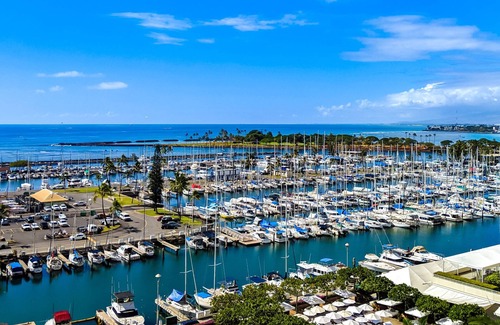 Waikiki Apartment | Ocean view from the sought-after, iconic Ilikai