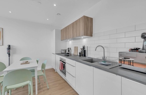 St Leonards-On-Sea Apartment | Ocean View E - Seaviews and Parking | By My Getaways