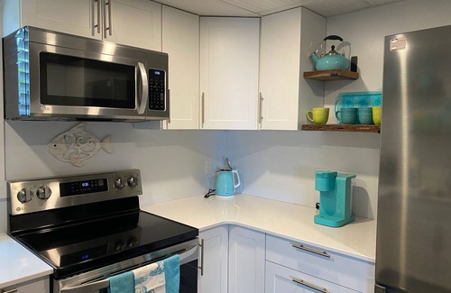 Campbell River Bed & Breakfast | Ocean view guest suite, completely self contained, beautiful outdoor patio