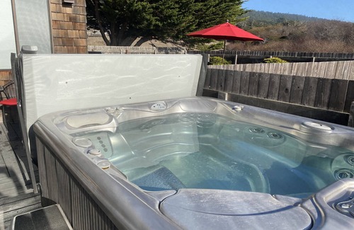 Sea Ranch House | Ocean view, hot tub. Long stay discount. Steps to Shell beach, dog friendly.