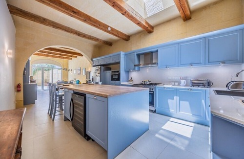 San Lawrenz House | Ocean View House Getaway
