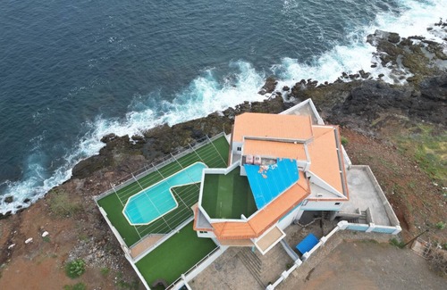 Praia House | OCEAN VIEW HOUSE IN A HILL SIDE