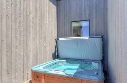 Sea Ranch House | Ocean View House | Short Walk to Tide Pool, Hot Tub & Pet Friendly