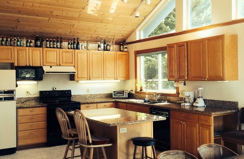 Gold Beach House | Ocean View House, Walking distance to Beach, with Outside Hot Tub and Back Yard.