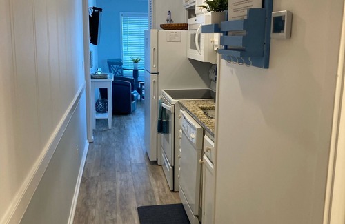 Morehead City Condo | Ocean View, King Bed, Sleeps 5