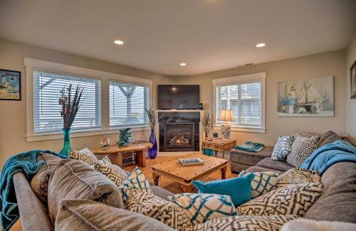 Lincoln City House | Ocean-View Lincoln City Retreat with 3 Viewing Decks