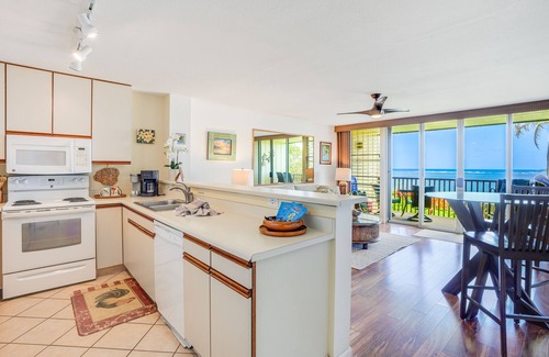 Wailua Condo | "Ocean View Oasis: Enjoy Tranquil Coconut Tree Views Overlooking Beautiful Wailua Bay!"