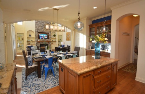 Marineland Acres House | Ocean View Paradise - Steps Away From the Beach