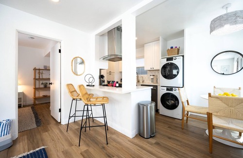 South Mission Beach Condo | Ocean View Patio, Fire Pit Table, Beach Toys, AC!