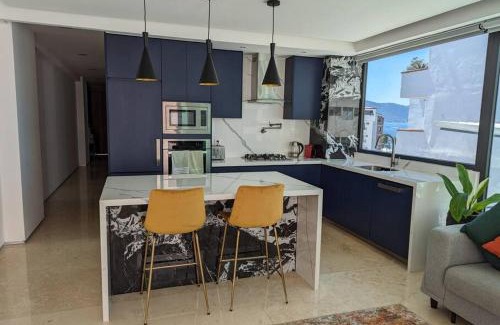 Emiliano Zapata Apartment | Ocean View Penthouse in P.V. Romantic Zone