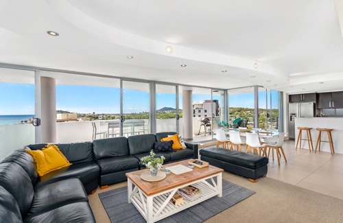 Forster Apartment | Ocean View Penthouse - Stunning Ocean, Coastline, Lake and Mountain View’s