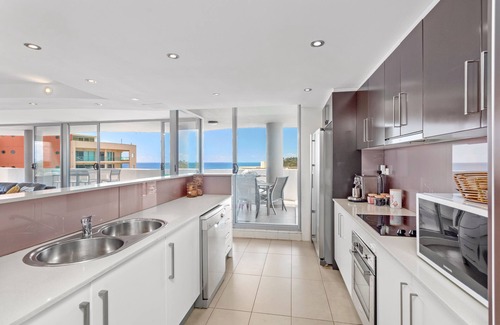 Forster Apartment | Ocean View Penthouse - Stunning Ocean, Coastline, Lake and Mountain View’s