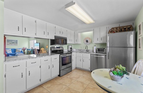 New Smyrna Beach Condo | ✨Ocean View, Perfect for Couples Retreat-Chateau by the Sea 34B✨