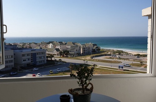 Pollok Beach Apartment | Ocean View, Port Elizabeth, Summerstrand, Perfect Sea Views.
