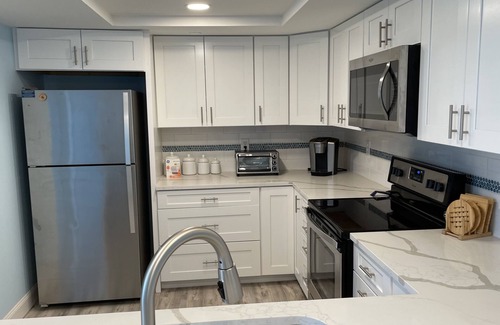 Diamond Beach Condo | OCEAN VIEW - RENOVATED TRUE 2BDRM/2 FULL BATH - Seapointe Village Private Beach