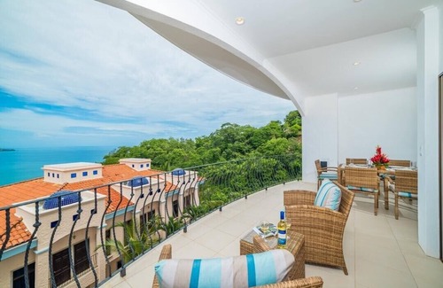 Playa Flamingo Condo | Ocean View Retreat with Sunsets & 2 Pools