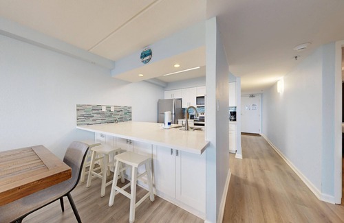 Port Aransas Condo | Ocean View, Shared Pool/Hot Tub, Boardwalk to Beach