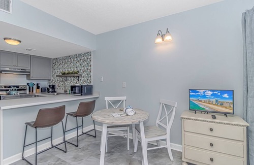 Myrtle Beach Condo | Ocean View Studio~Palace 1505