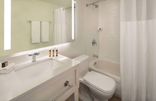 Islamorada Resort | Ocean view Studio w/kitchenette, Pool, Free Parking & Pet Friendly