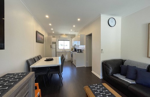 Glenelg North Apartment | ocean view two bedroom entire apartment
