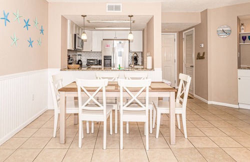 Sneads Ferry Condo | Ocean-view condo with outdoor pool, balcony, W/D, AC, sauna & gym