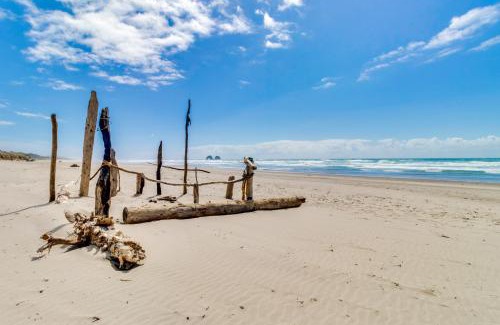 Rockaway Beach Apartment | Ocean View Vacay
