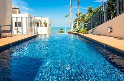 Yeppoon Apartment | Ocean View Villa