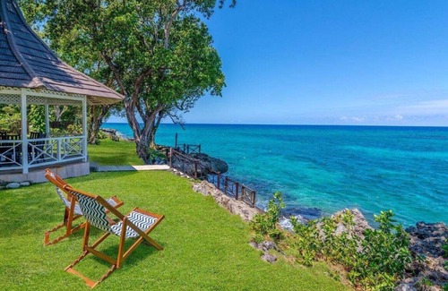 Morgans Pass Villa | Ocean View Villa In Tropical Gardens