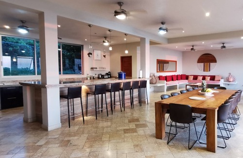 Mal Pais House | Ocean View Villa with 6 bedrooms, Infinity Pool, WiFi 100mb, AC