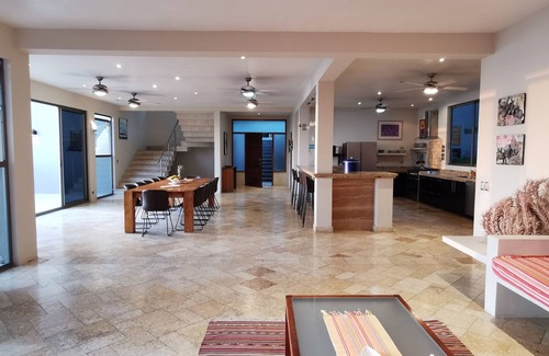 Mal Pais House | Ocean View Villa with 6 bedrooms, Infinity Pool, WiFi 100mb, AC