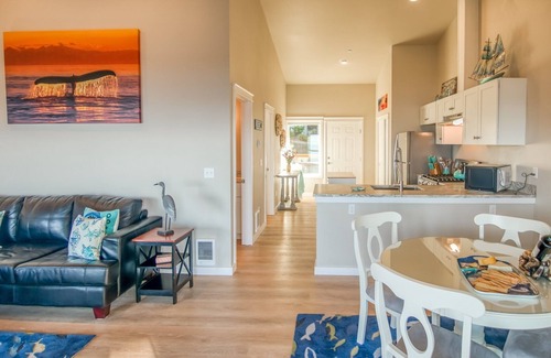 Depoe Bay Condo | Ocean View & Whale Watching! Dog Friendly in Depoe Bay!