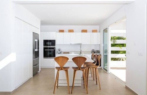 Indigo Bay Villa | Ocean view with concierge, housekeeping, and airport pickup