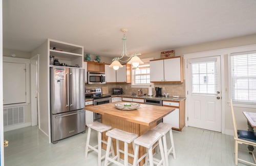 Oak Island House | Ocean View with Upper and Lower Decks located on West End - Building Memories