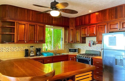 Ballena House | Ocean views-2 homes-2 swimming pools-5 min to Uvita-Sleeps 11