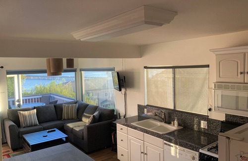 Avila Beach Apartment | OCEAN VIEWS! 2BED/BATH BEACH FLAT 1 BLOCK TO THE BEACH.(noise sensitive complex)