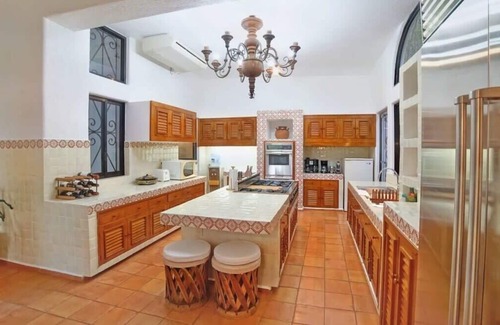 Almacen Villa | Ocean Views and a Garden to Fall in Love With Casa de Sueños
