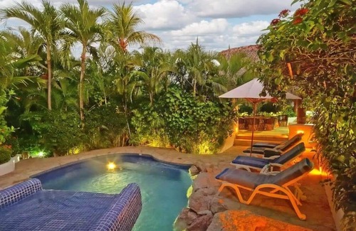 Almacen Villa | Ocean Views and a Garden to Fall in Love With Casa de Sueños
