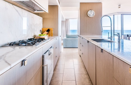 Bondi Beach Apartment | Ocean views and world class resort living on Bondi Beach