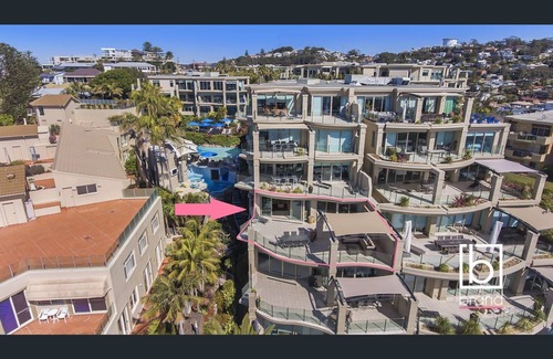 Terrigal Apartment | Ocean views Apartment within Resort - Star of the Sea - Heated Pool
