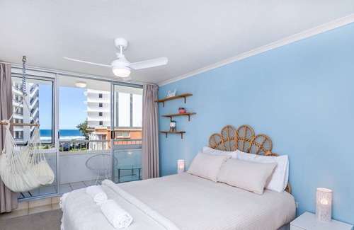 Surfers Paradise Apartment | Ocean Views & Central Location