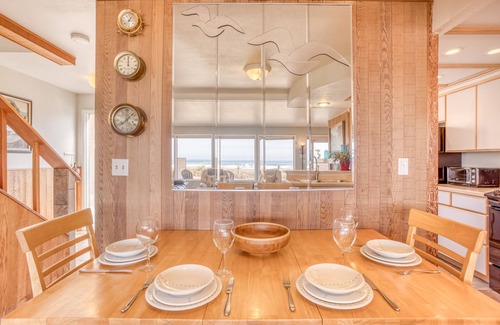 Neskowin House | Ocean Views from a Luxury Perch!