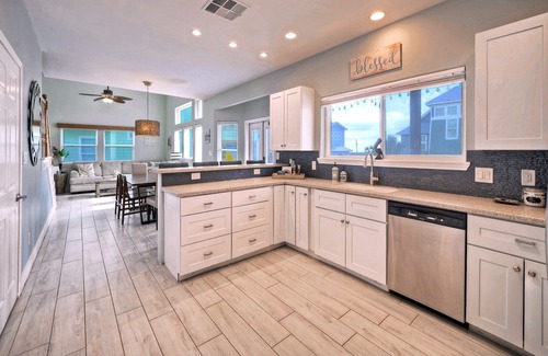 Sand Point House | Ocean views from two decks & beach boardwalk across the street