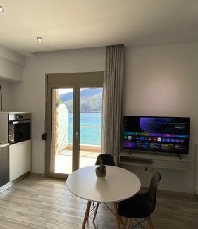 Plataria Apartment | Ocean views