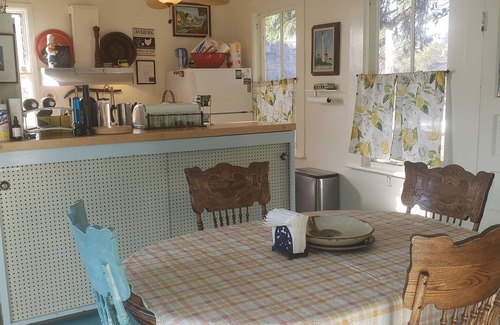 Mendocino House | Ocean Views Mendocino Beach House Path directly to the Beach!